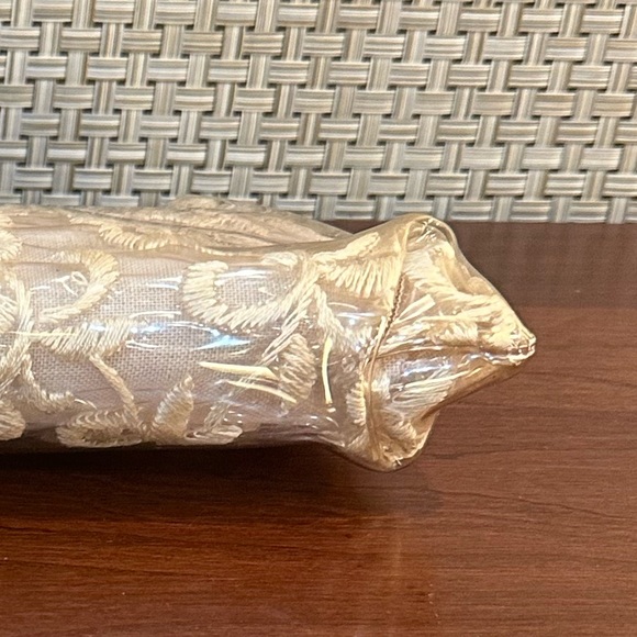 🌟HP🌟VTG 1960s Vinyl & Cream Lace Clutch Evening Bag with Gold Bow Lift Clasp - Picture 12 of 16